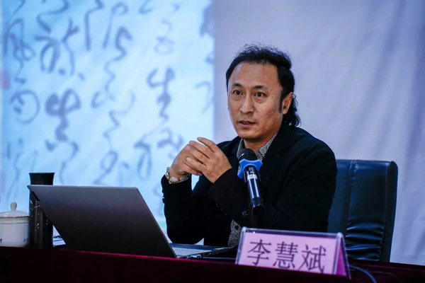 南宫体育